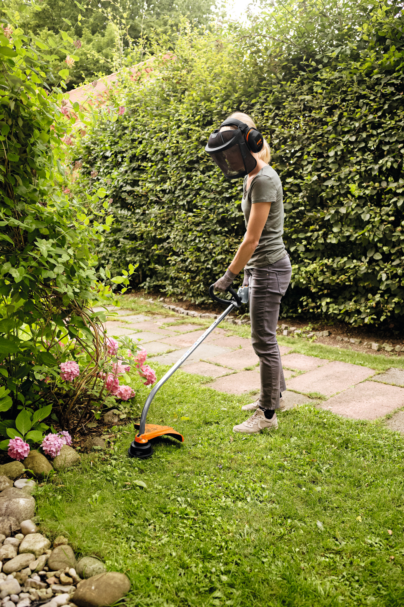Använder FS 38 trimmer